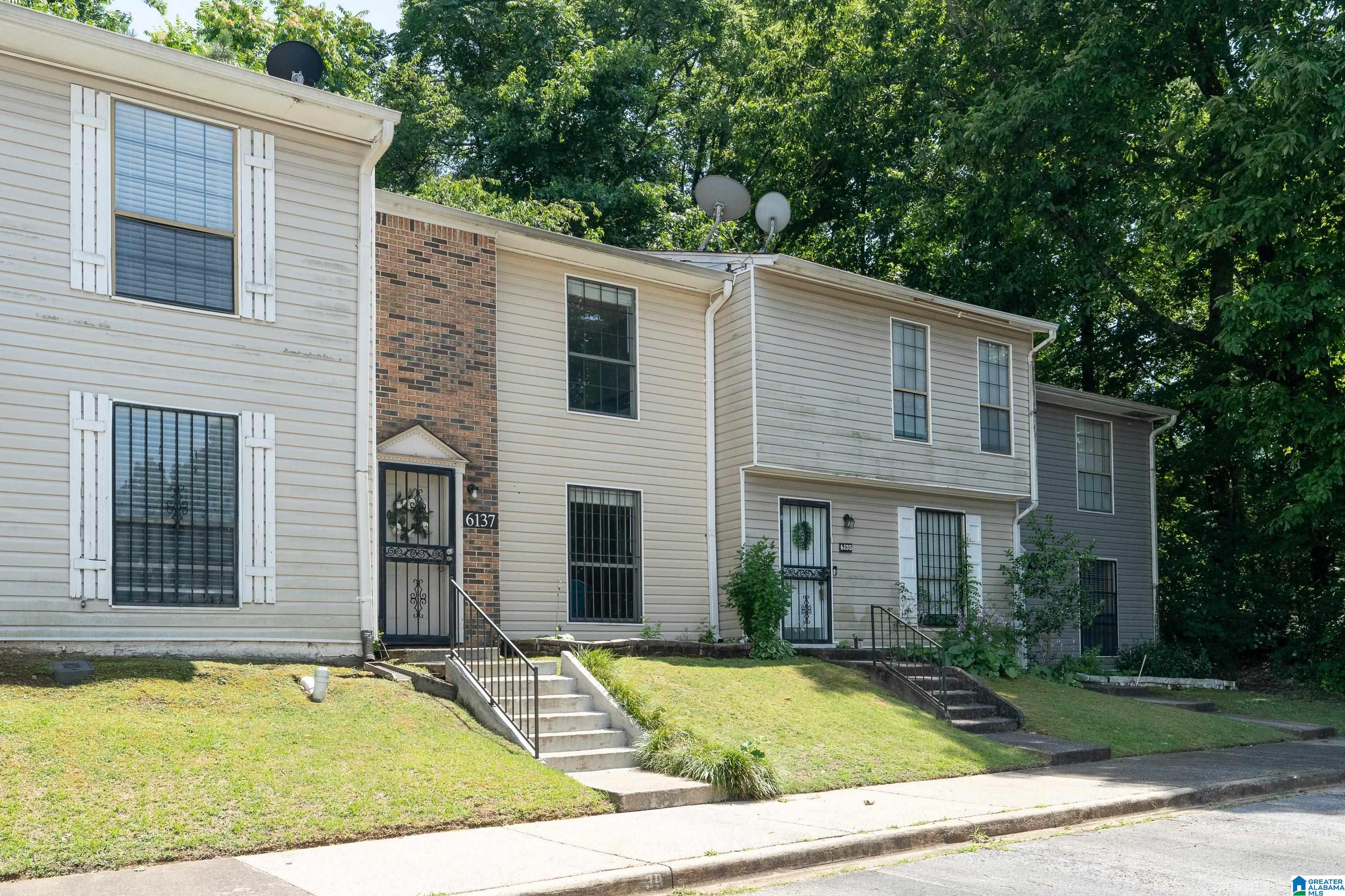 6137 Crest Green Road Birmingham, AL 35212 - Photo 2 of 26