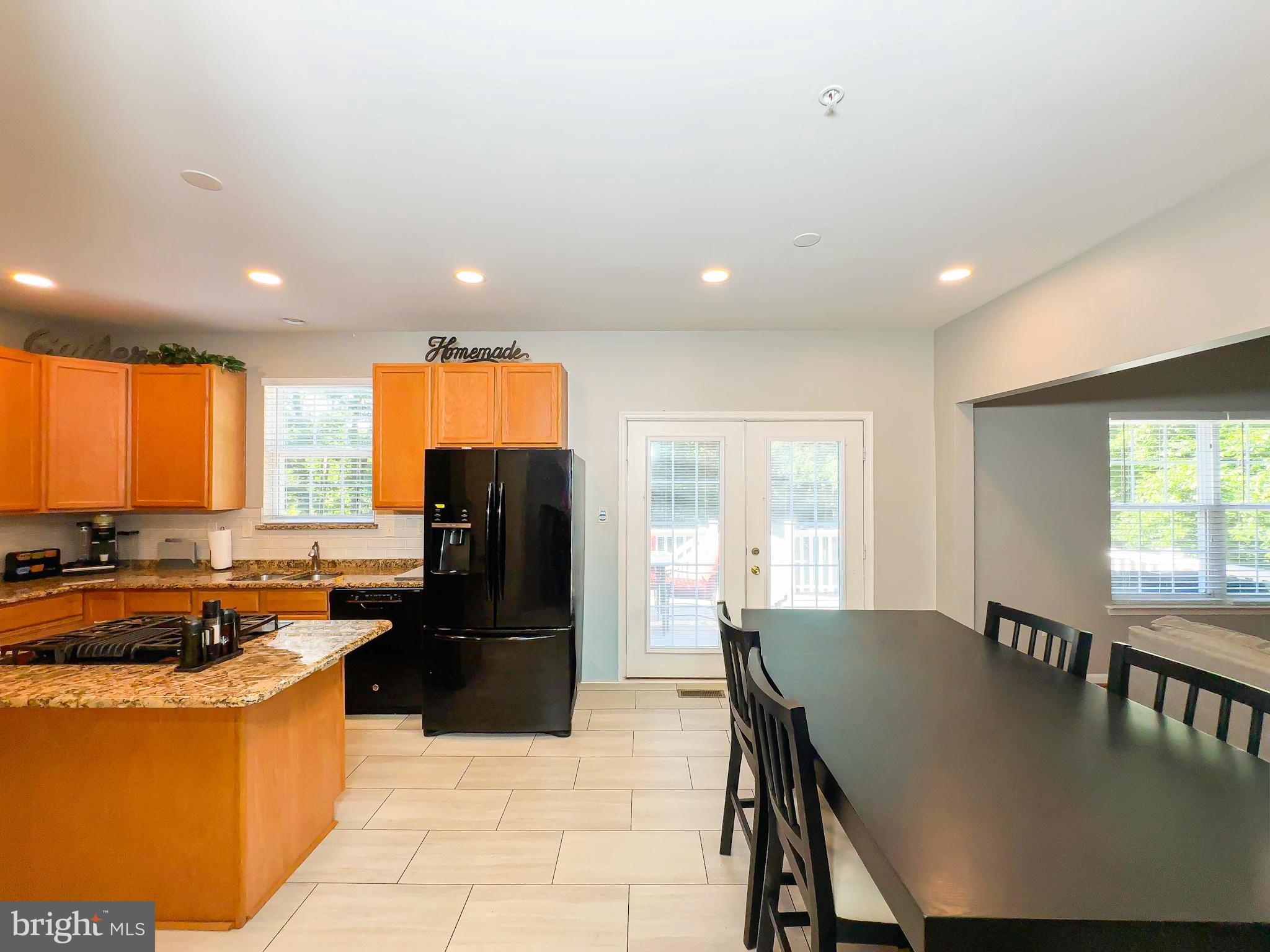 11041 North Keys Road Brandywine, MD 20613 - Photo 10 of 60 Kitchen/Dining Area