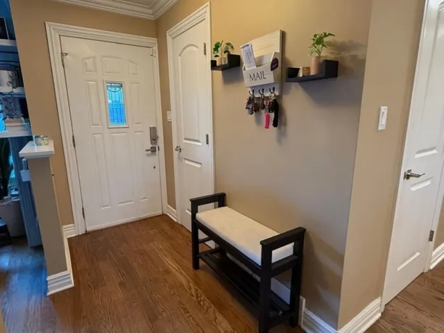 $399,900 | 15 Wildwood Road, Elk Grove Village, IL 60007