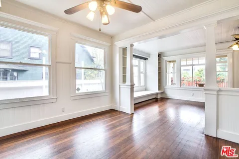 $2,195,000 | 105 Park Place, Venice, CA 90291