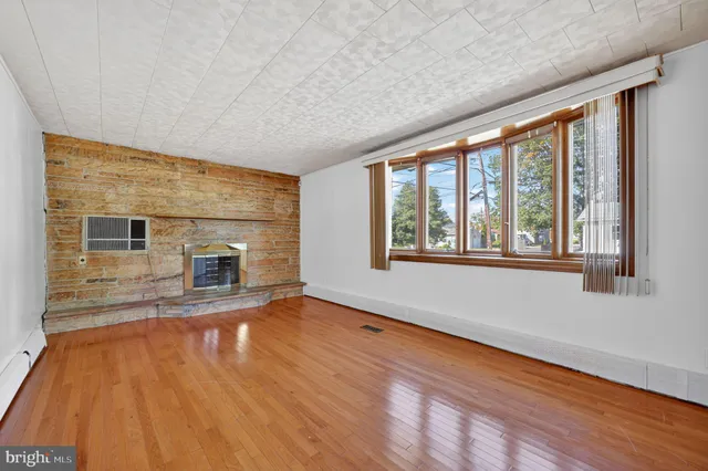 $2,800 | 8402 Holman Avenue, Unit 1, Pennsauken, NJ 08110