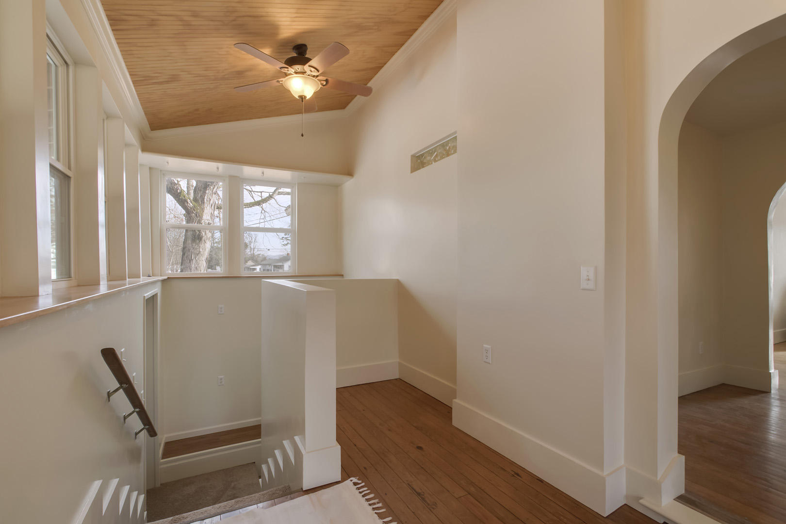 17837 Highway 58 Decatur, TN 37322 - Photo 27 of 35 27_StateHighway_58N_17837_SunroomStairsD