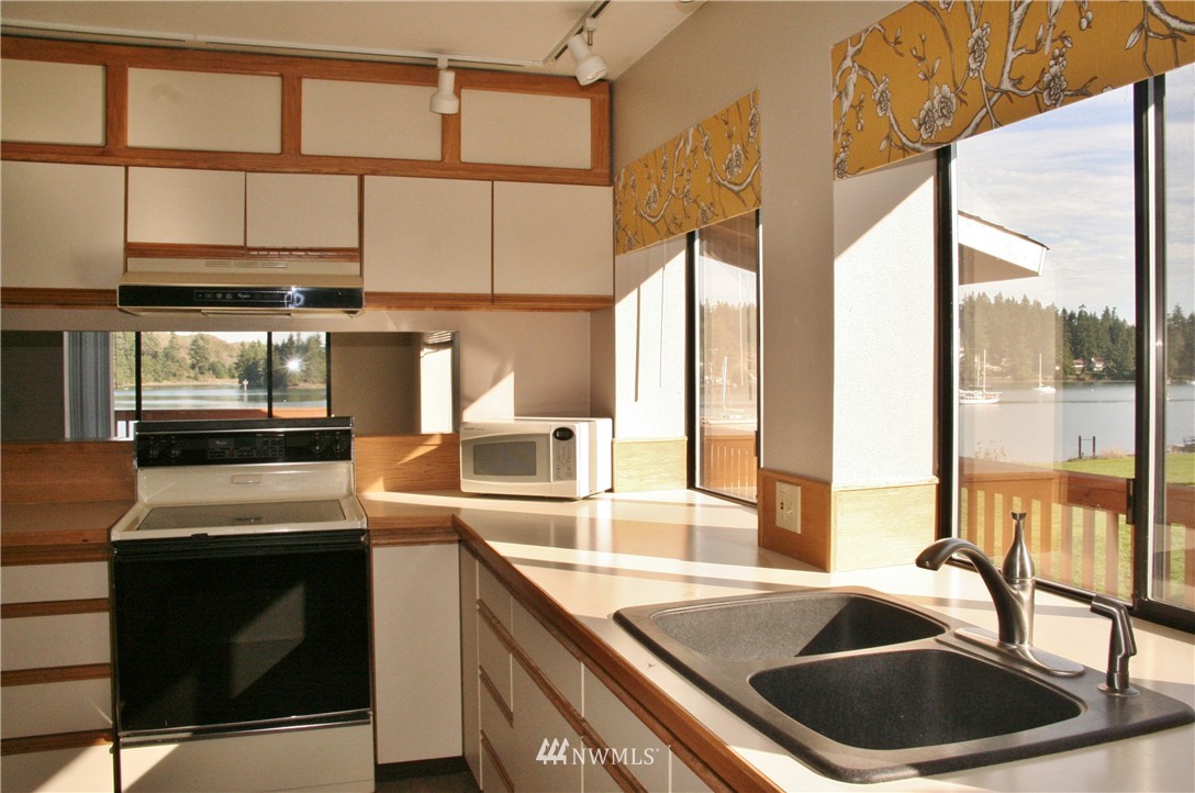 203 Mats View Road Port Ludlow, WA 98365 - Photo 10 of 21 Gallery Image 10