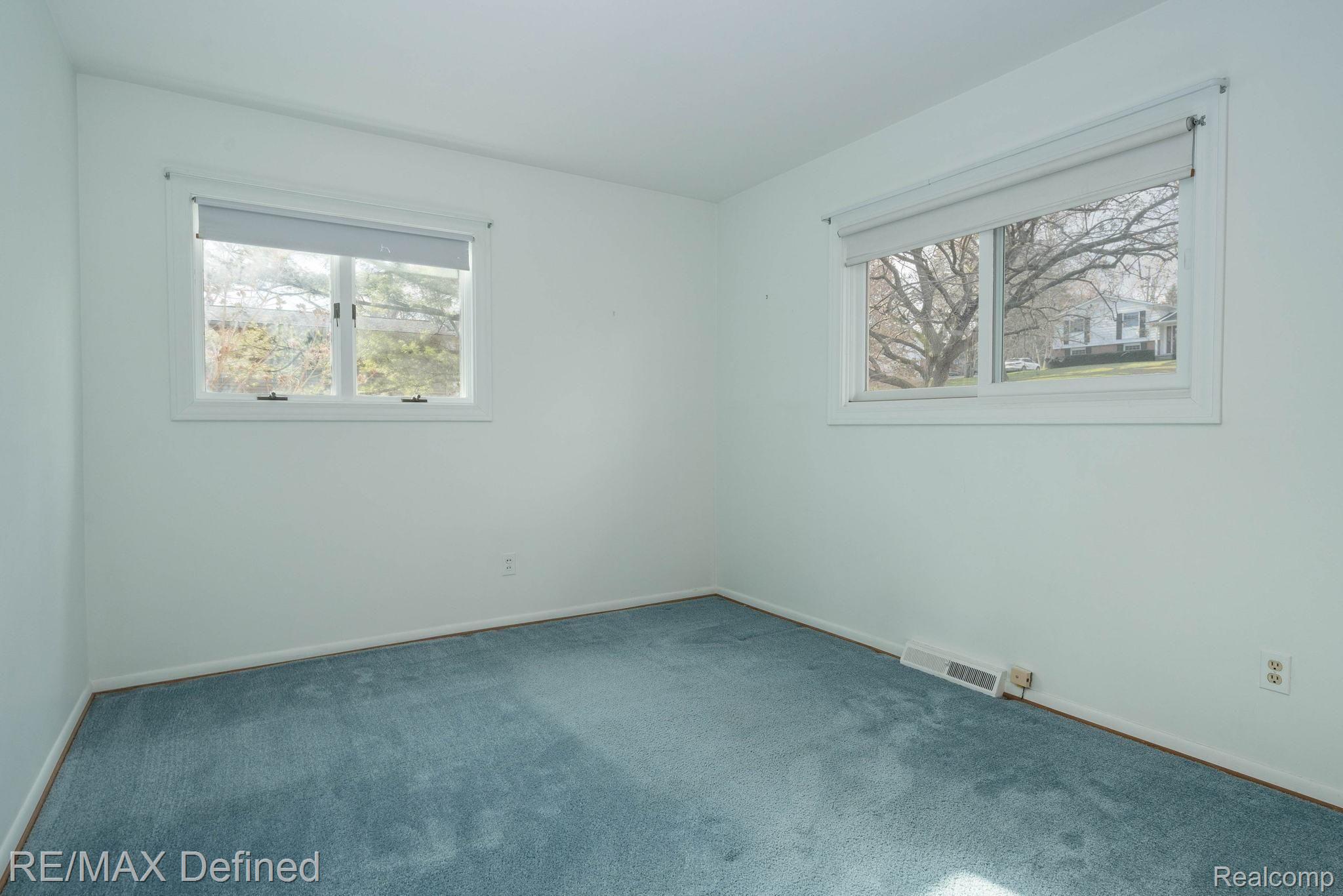 6045 Ronnoco Road Rochester, MI 48306 - Photo 21 of 40 21-web-or-mls-6045-Ronnoco-Rd-21.jpg