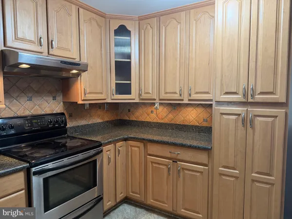 $350,000 | 16012 Beacon Hill Drive, Southampton, PA 18966
