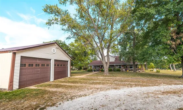 $610,000 | 385 Woods Farm Road, Sullivan, MO 63080