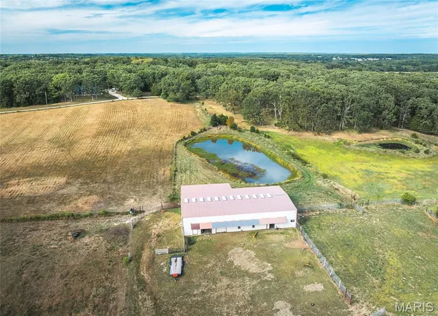 $610,000 | 385 Woods Farm Road, Sullivan, MO 63080