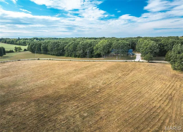$610,000 | 385 Woods Farm Road, Sullivan, MO 63080