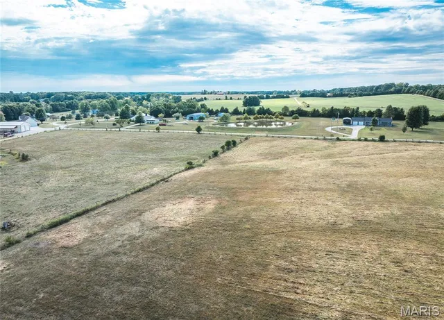 $610,000 | 385 Woods Farm Road, Sullivan, MO 63080