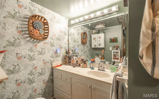 $610,000 | 385 Woods Farm Road, Sullivan, MO 63080