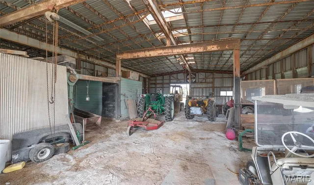 $610,000 | 385 Woods Farm Road, Sullivan, MO 63080