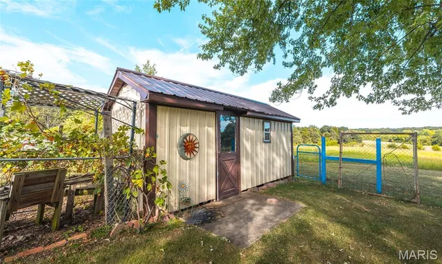 $610,000 | 385 Woods Farm Road, Sullivan, MO 63080