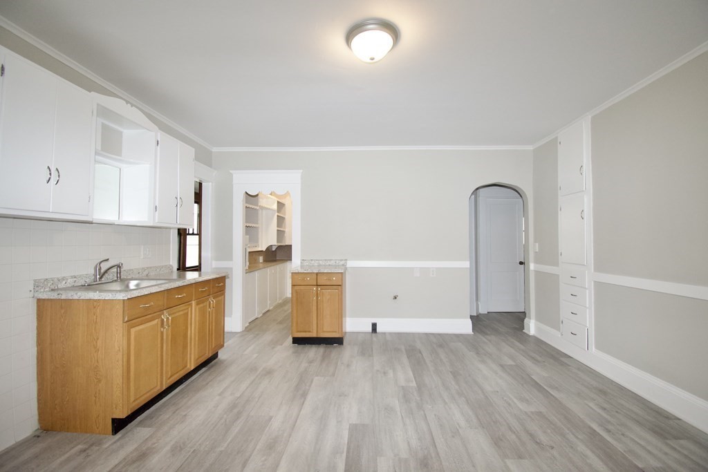 403-405 Main Street Springfield, MA 01151 - Photo 18 of 27 a view of a kitchen with electric appliances
