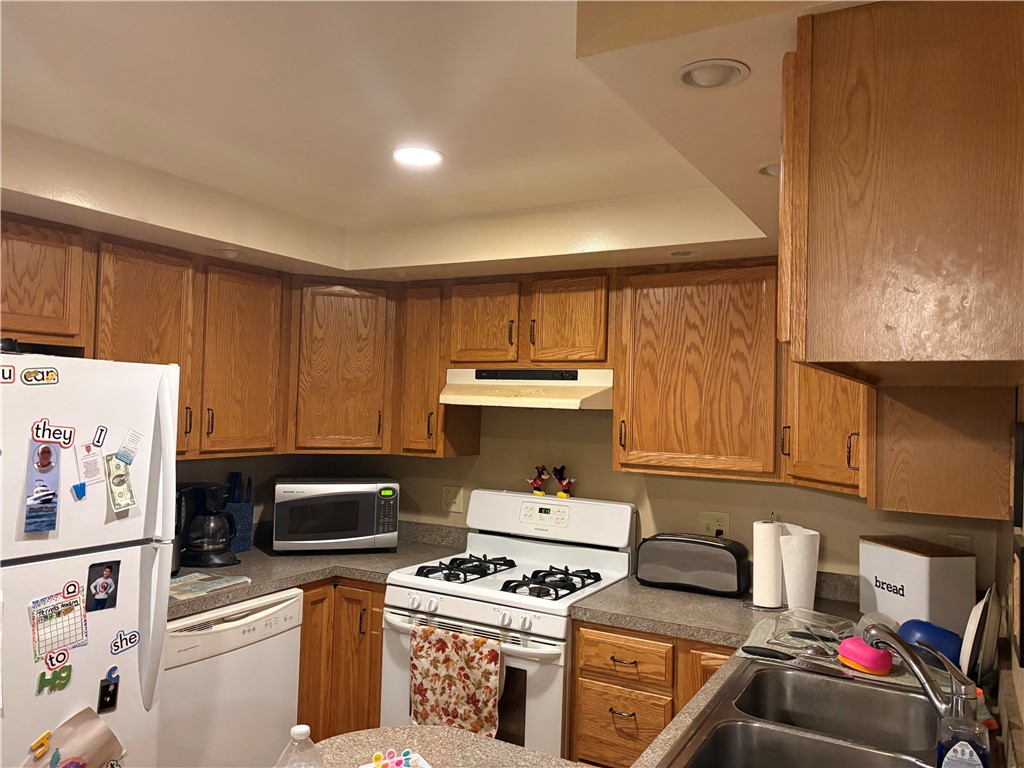 644 Elm Street Woonsocket, RI 02895 - Photo 8 of 18