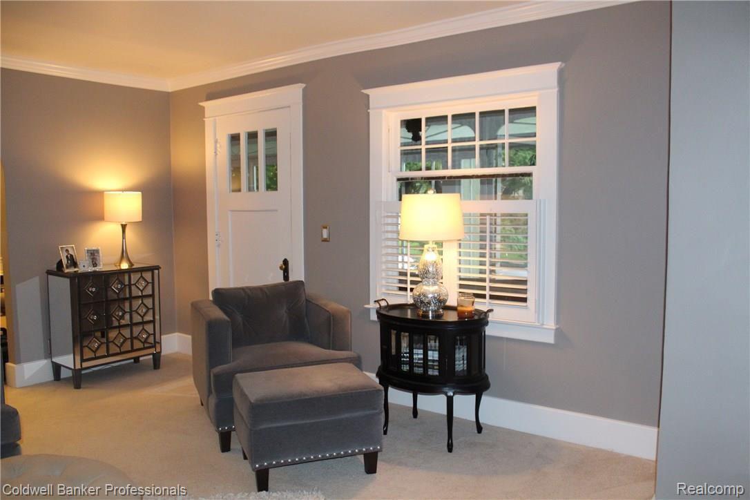603 West University Drive Rochester, MI 48307 - Photo 6 of 41 Living room and entrance to front porch, gorgeous colors!