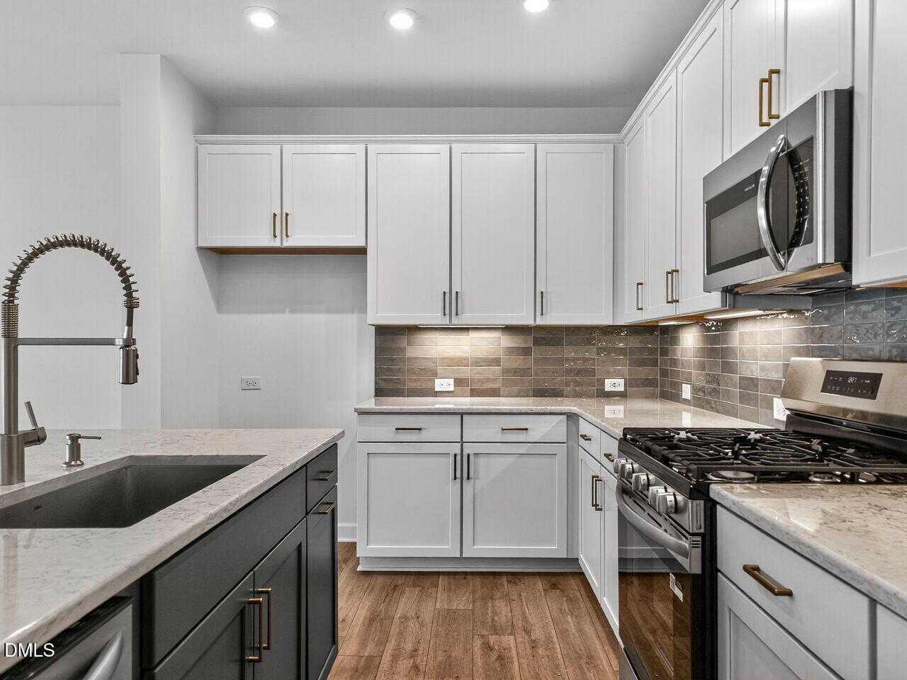 121 Restful Point Fuquay-Varina, NC 27526 - Photo 18 of 29 018-1280x960-kitchen