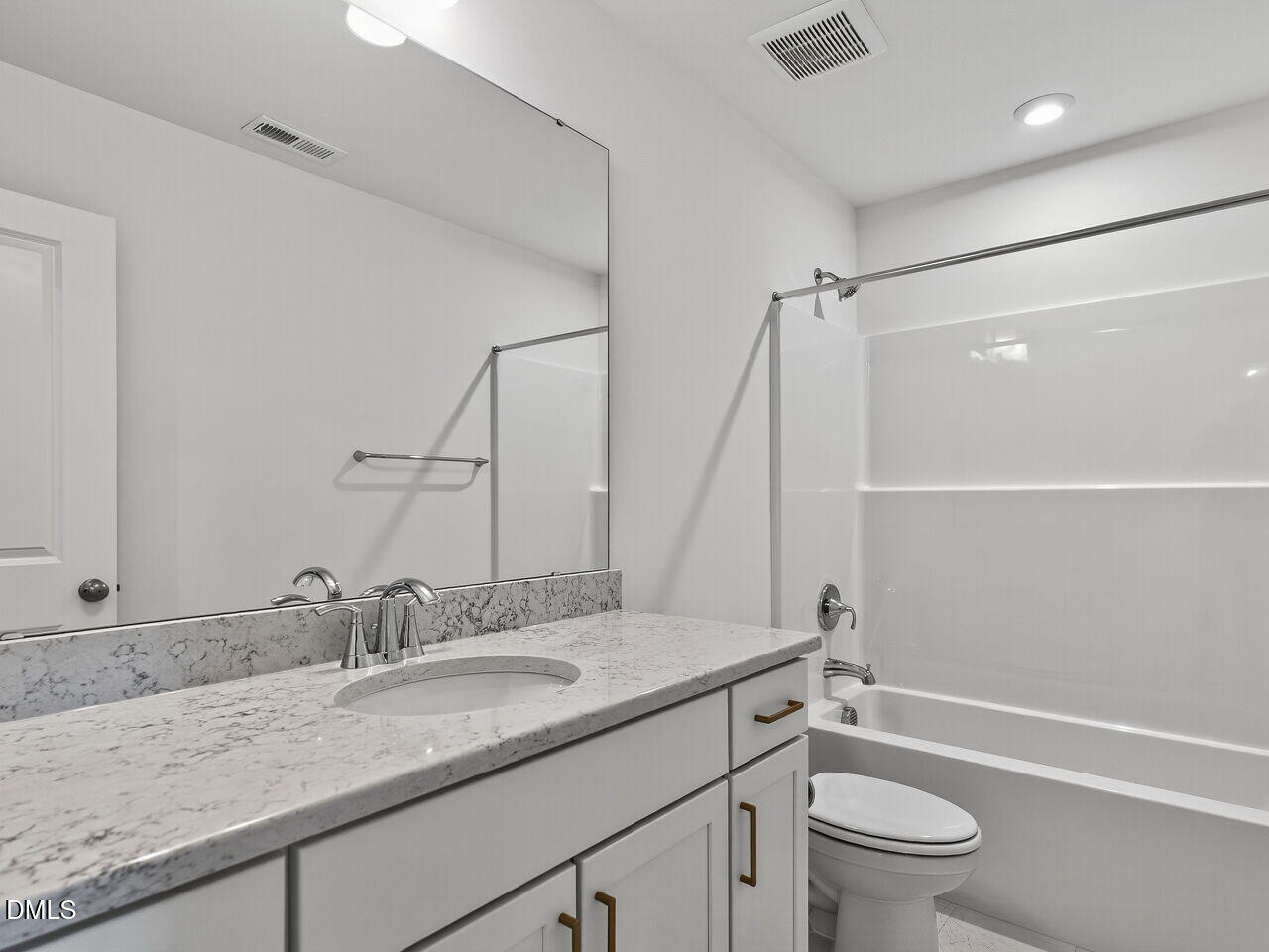 121 Restful Point Fuquay-Varina, NC 27526 - Photo 27 of 29 027-1280x960-bathroom