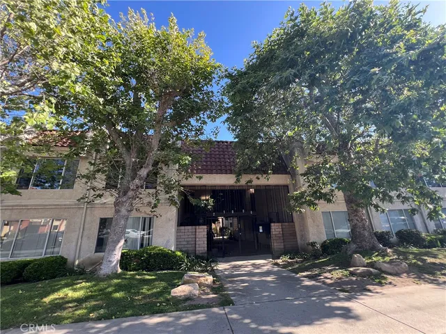 $279,999 | 21000 Parthenia Street, Unit 19, Canoga Park, CA 91304