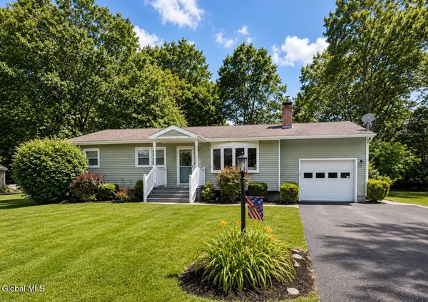 $3,195 | 331 Grand Avenue, Saratoga Springs, NY 12866