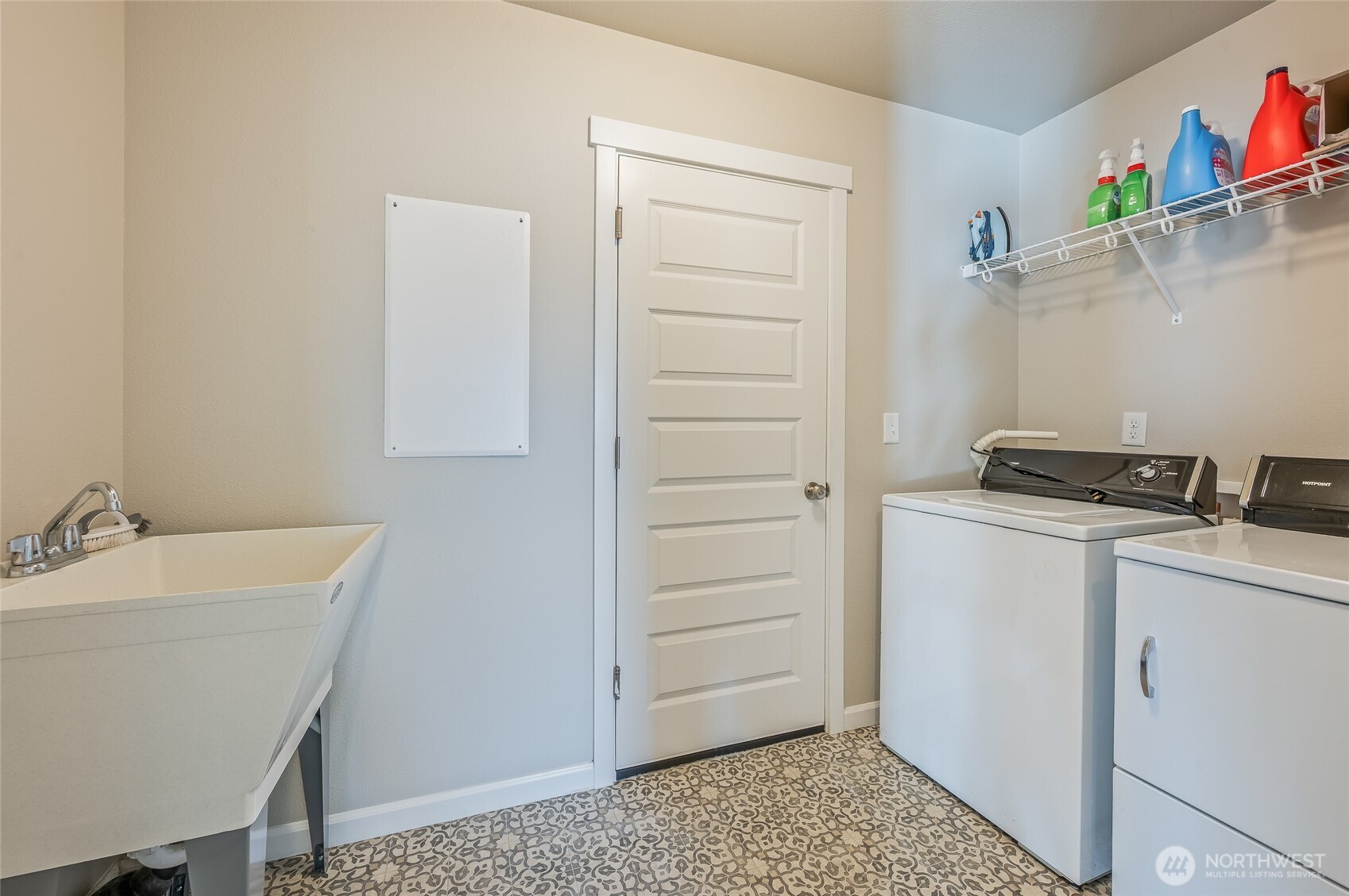 730 L Street Northeast Quincy, WA 98848 - Photo 16 of 29 a room with storage and utility