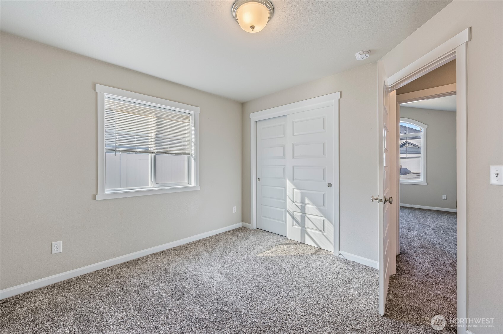 730 L Street Northeast Quincy, WA 98848 - Photo 18 of 29 an empty room with windows and closet