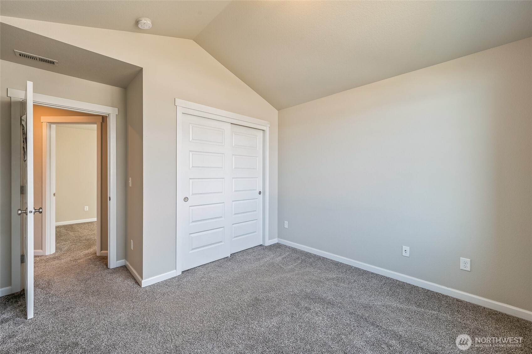 730 L Street Northeast Quincy, WA 98848 - Photo 20 of 29 an empty room with closet