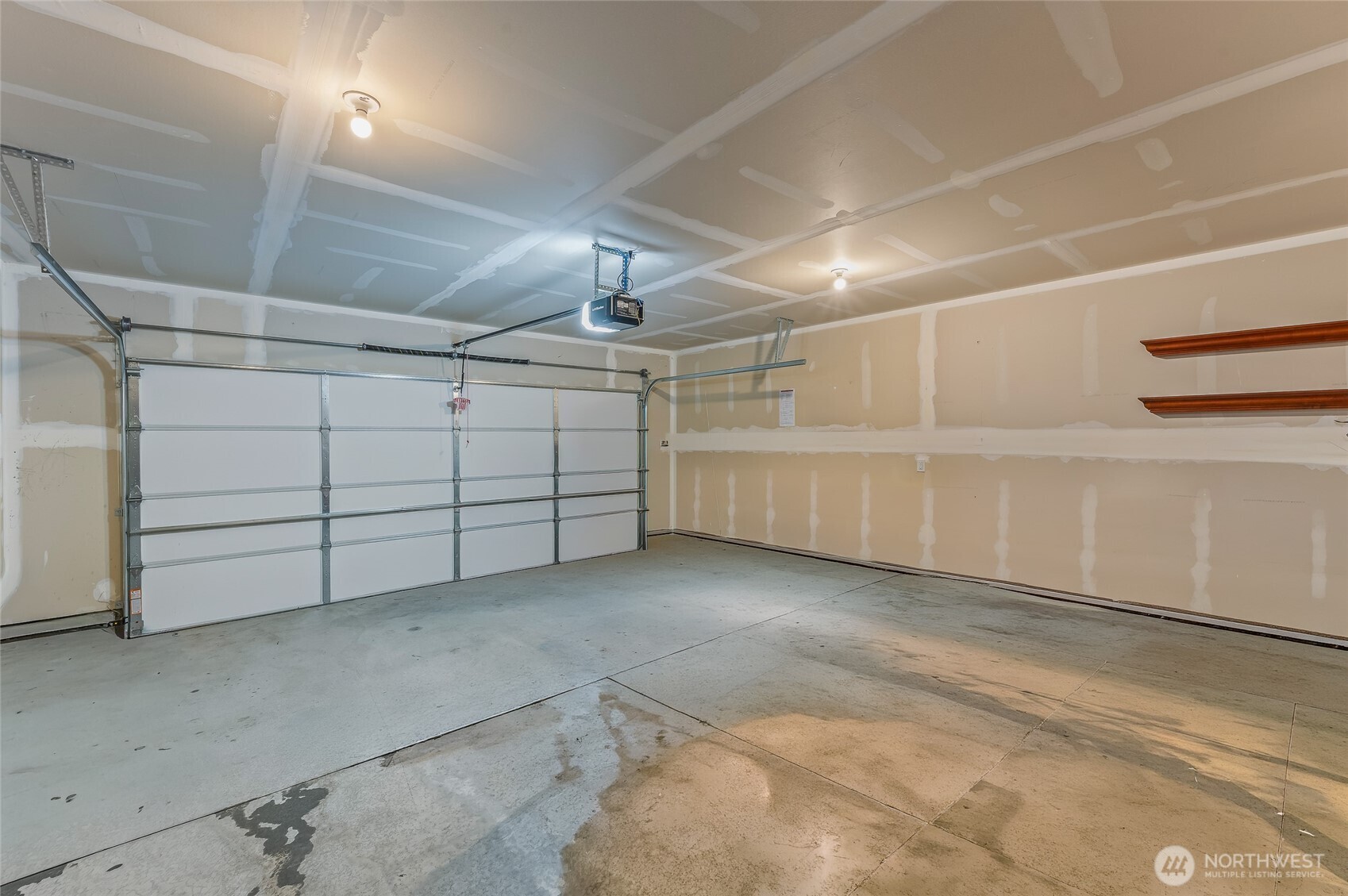 730 L Street Northeast Quincy, WA 98848 - Photo 23 of 29 a view of a garage room