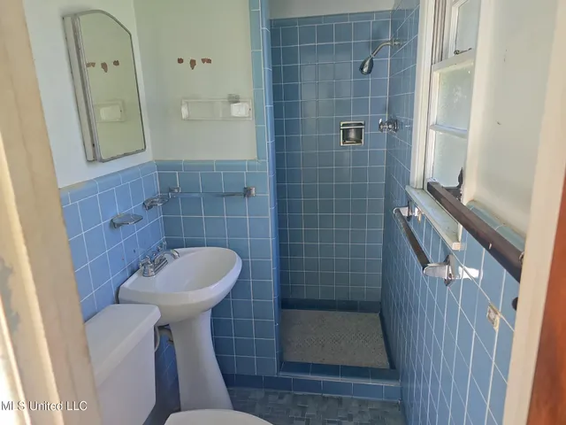 $57,900 | 1315 North St Mary's Circle, Greenville, MS 38703