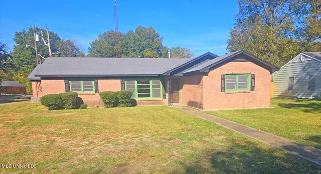 $57,900 | 1315 North St Mary's Circle, Greenville, MS 38703