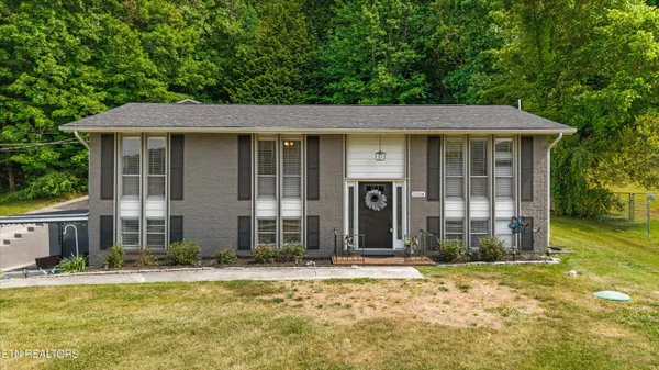 $650,000 | 5524 Carter Road, Knoxville, TN 37918