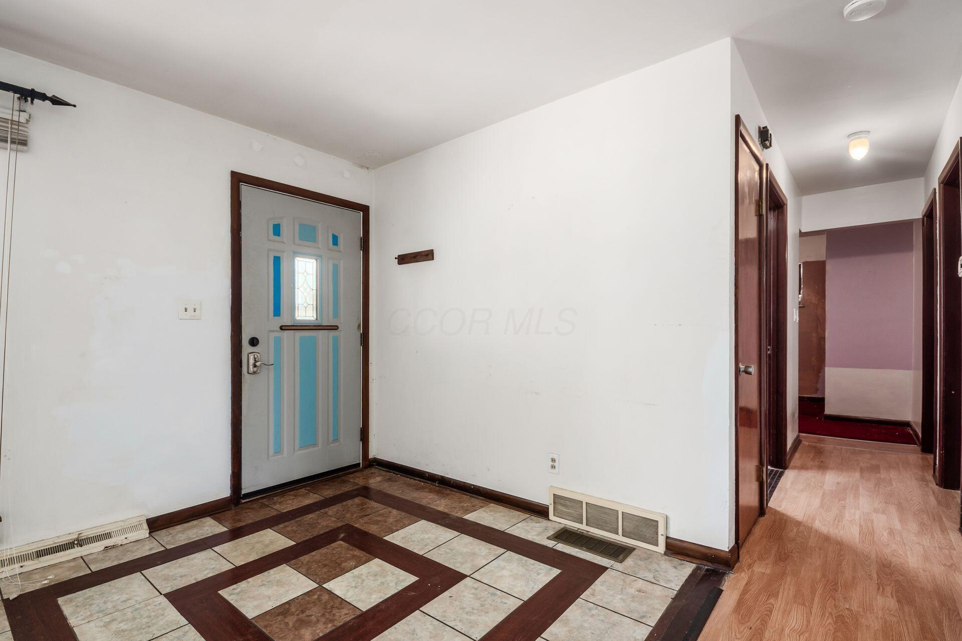 3443 Clime Road Columbus, OH 43223 - Photo 2 of 36 005_90d95d787_M 3443 Clime000