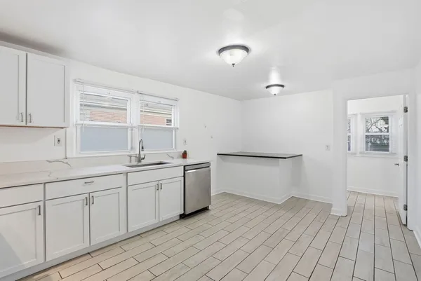 $359,000 | 8047 45th Place, Lyons, IL 60534