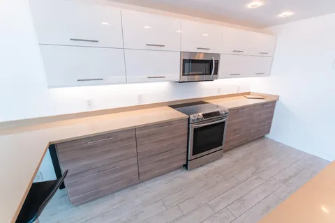 $375,000 | 1200 Marine Way, Unit 907, North Palm Beach, FL 33408