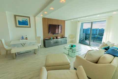 $375,000 | 1200 Marine Way, Unit 907, North Palm Beach, FL 33408