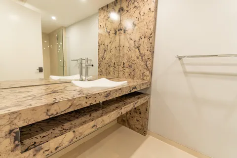 $375,000 | 1200 Marine Way, Unit 907, North Palm Beach, FL 33408