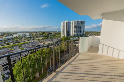 $375,000 | 1200 Marine Way, Unit 907, North Palm Beach, FL 33408