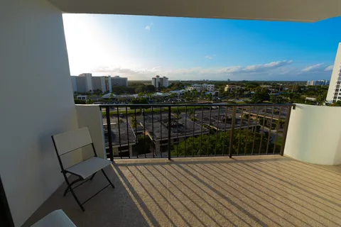 $375,000 | 1200 Marine Way, Unit 907, North Palm Beach, FL 33408