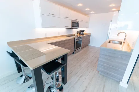 $375,000 | 1200 Marine Way, Unit 907, North Palm Beach, FL 33408