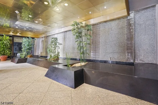 $324,999 | 2 Claridge Drive, Unit 1FW, Verona, NJ 07044