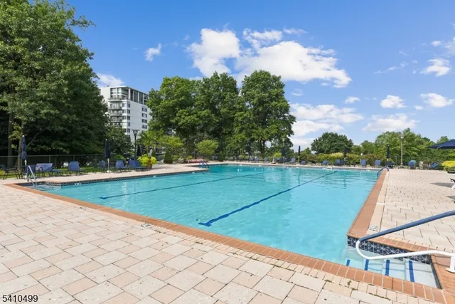 $324,999 | 2 Claridge Drive, Unit 1FW, Verona, NJ 07044