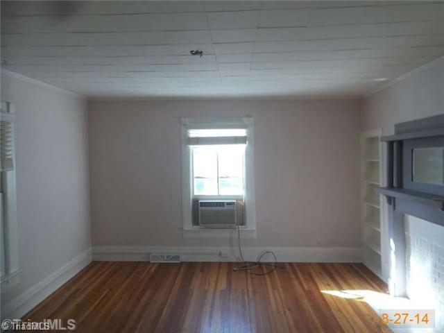 246 West Dalton Road King, NC 27021 - Photo 3 of 7 Living Room.