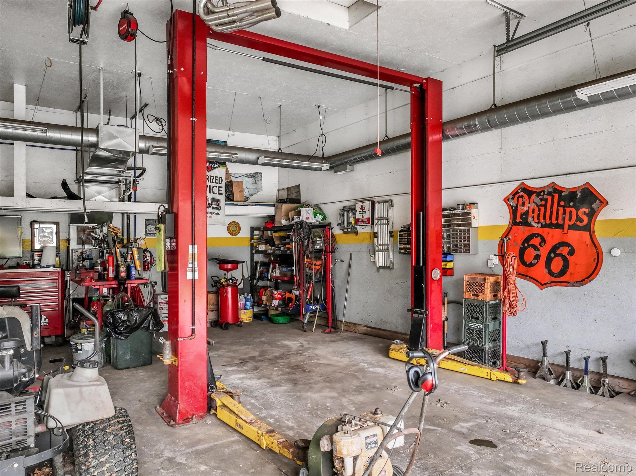 8445 Reese Road Clarkston, MI 48348 - Photo 12 of 44 Hydraulic Lift is Negotiable