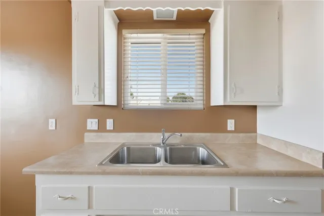 a close view of sink and tap