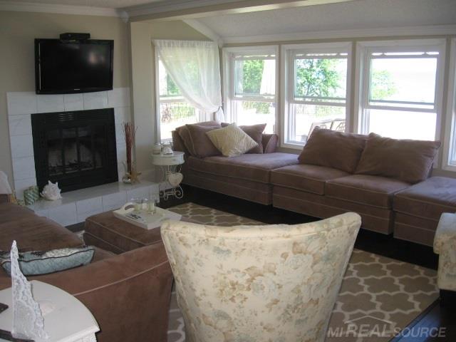3932 Lakeshore Road Deckerville, MI 48427 - Photo 9 of 33 31251006-8.JPG
