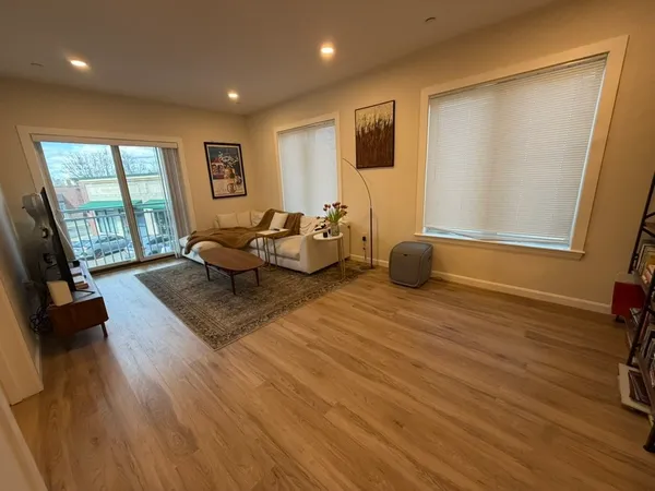 $3,350 | 458 Washington Street, Unit 103, Boston, MA 02135