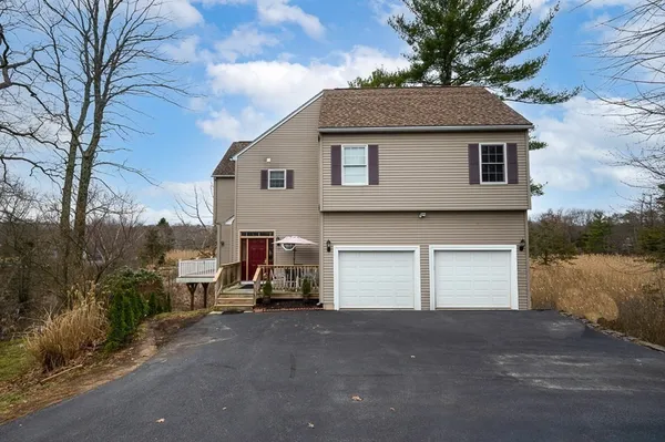 $639,000 | 12 Cedar Drive, Webster, MA 01570