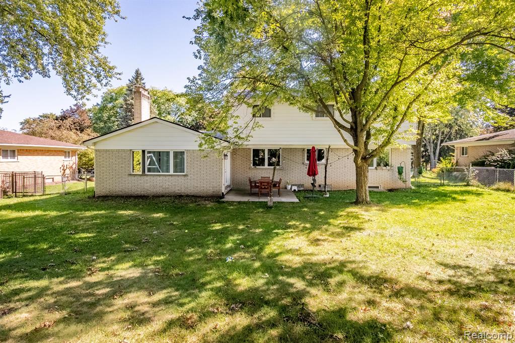 2180 Avoncrest Drive Rochester Hills, MI 48309 - Photo 38 of 46