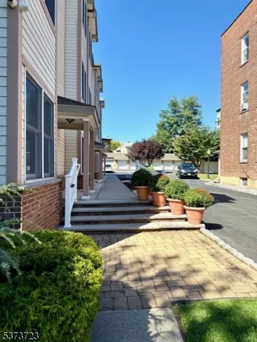 $3,700 | 18 Baldwin Street, Unit 2A, Montclair, NJ 07042