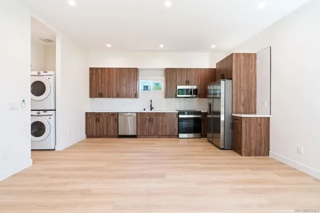 $1,295,000 | 1160 Erica Street, Escondido, CA 92027