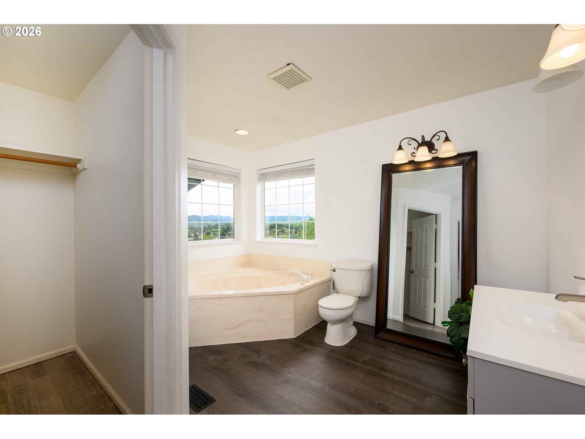 208 Jamie Loop Roseburg, OR 97471 - Photo 36 of 47